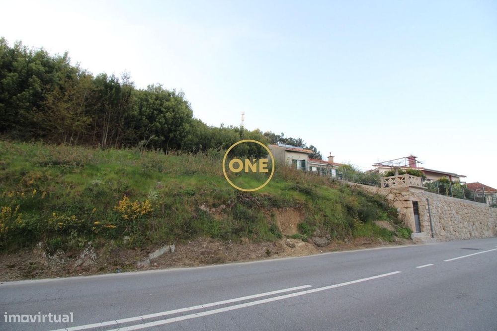 Terreno de construção de 2000m2 de área em Ruílhe para venda