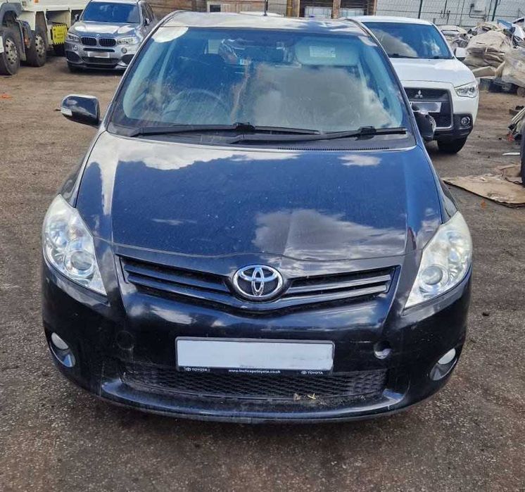 Розбірка Toyota Auris E150 2006-2012