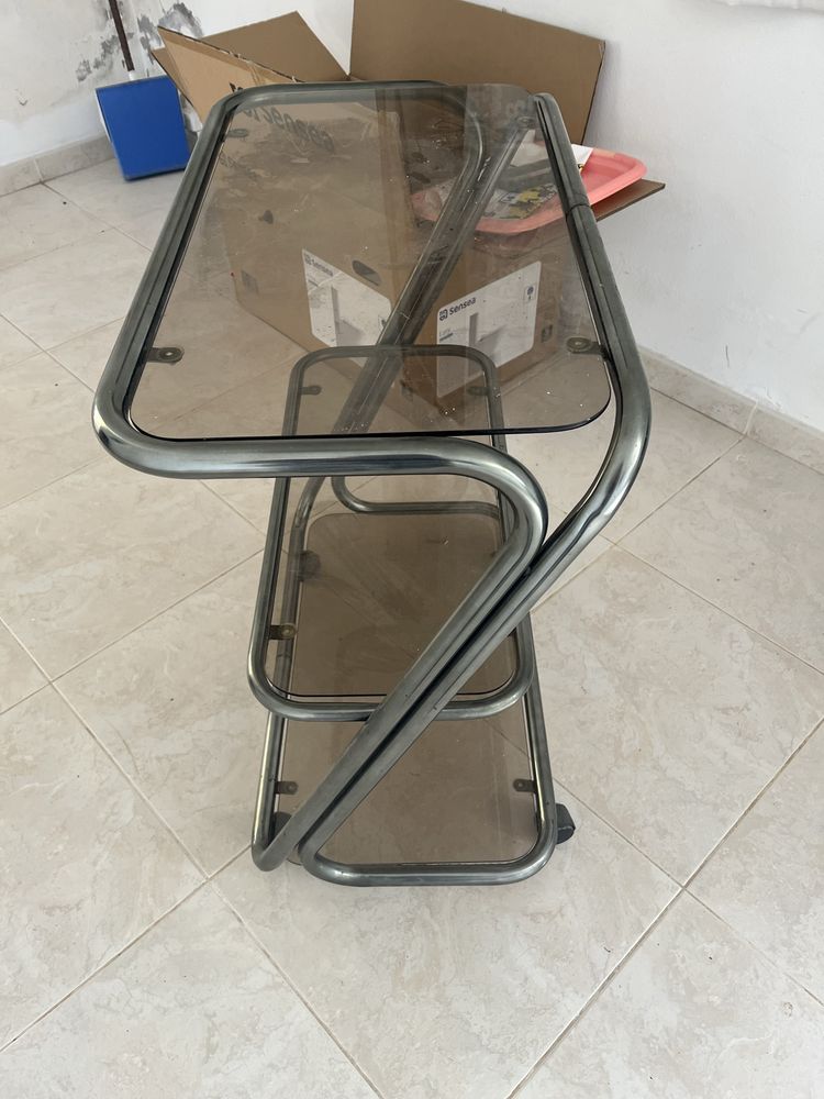 Movel Televisao em tubo cromado