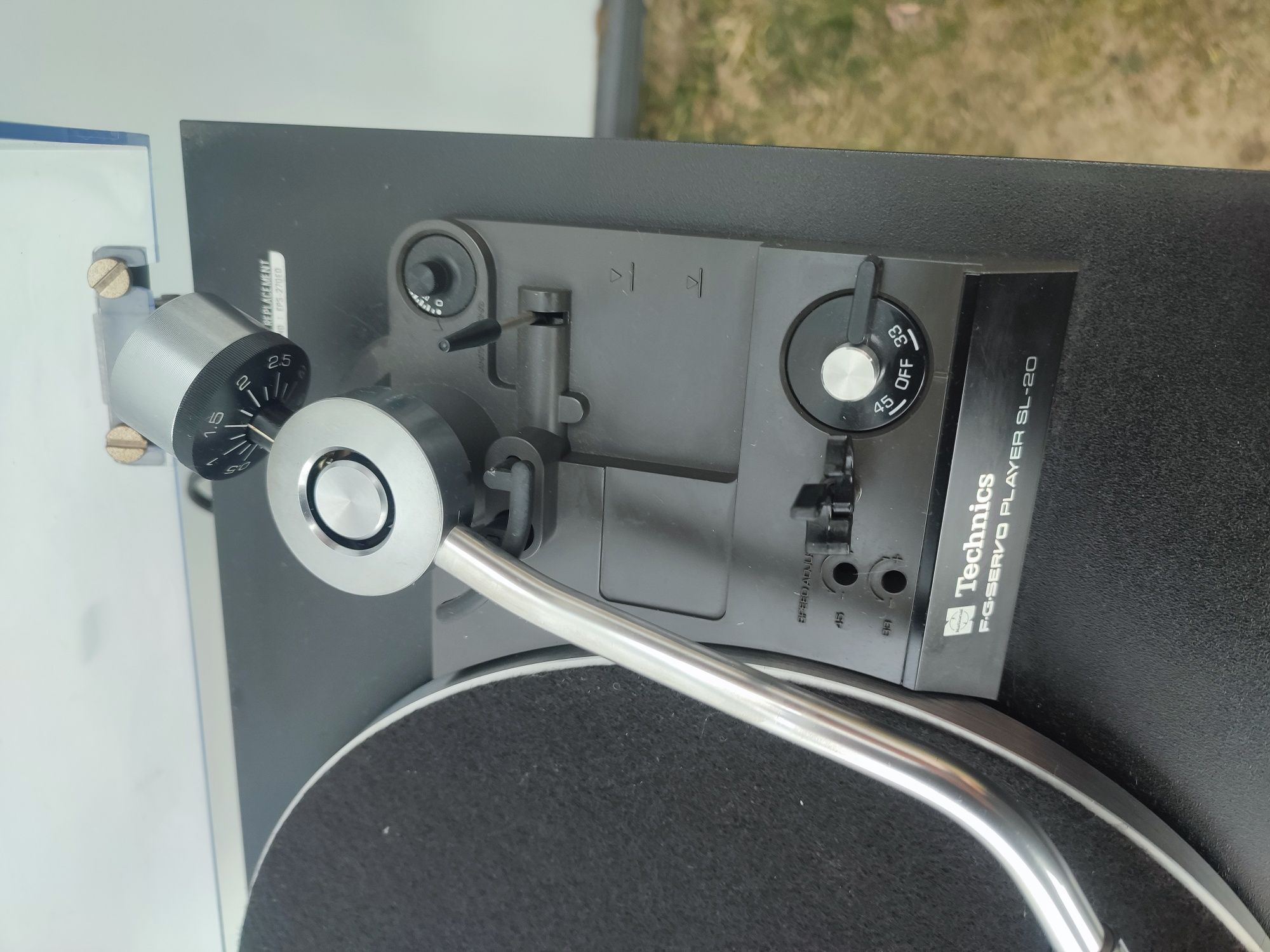 Gramofon Technics SL-20