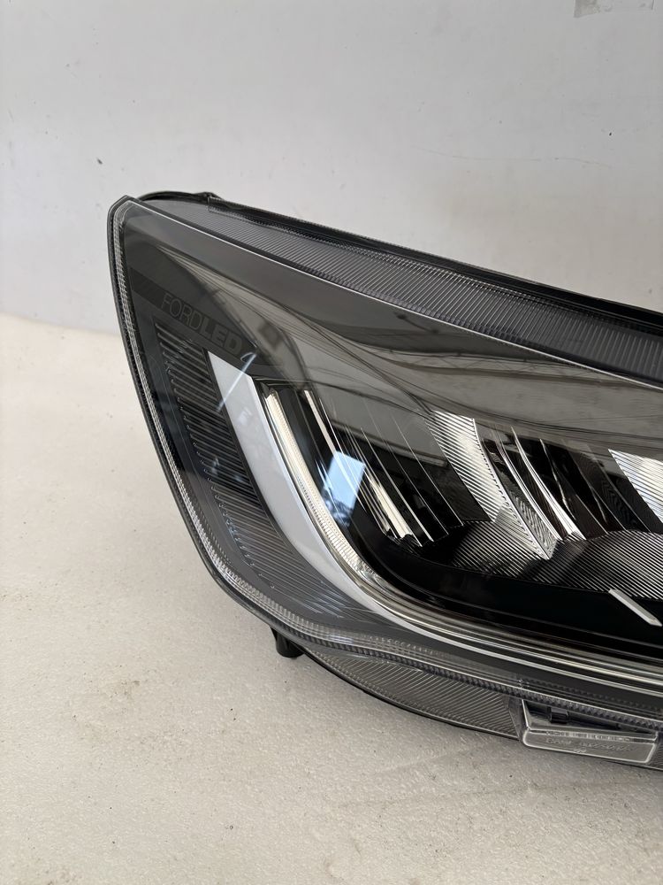 Ford Focus MK4 IV 4 lift lampa prawy przód prawa przednia Full Led