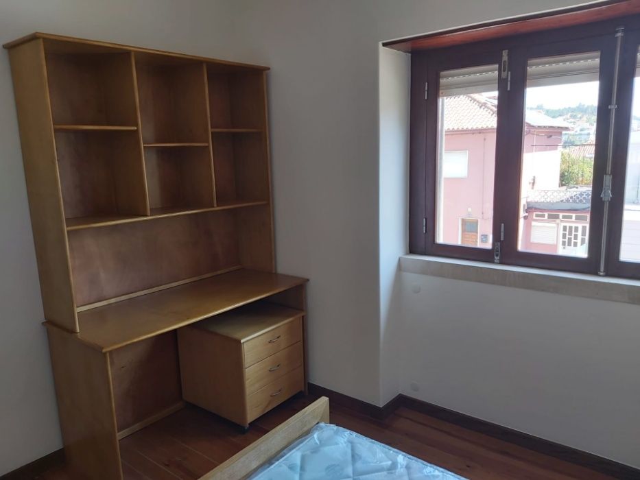 Quarto novo completo de solteiro.