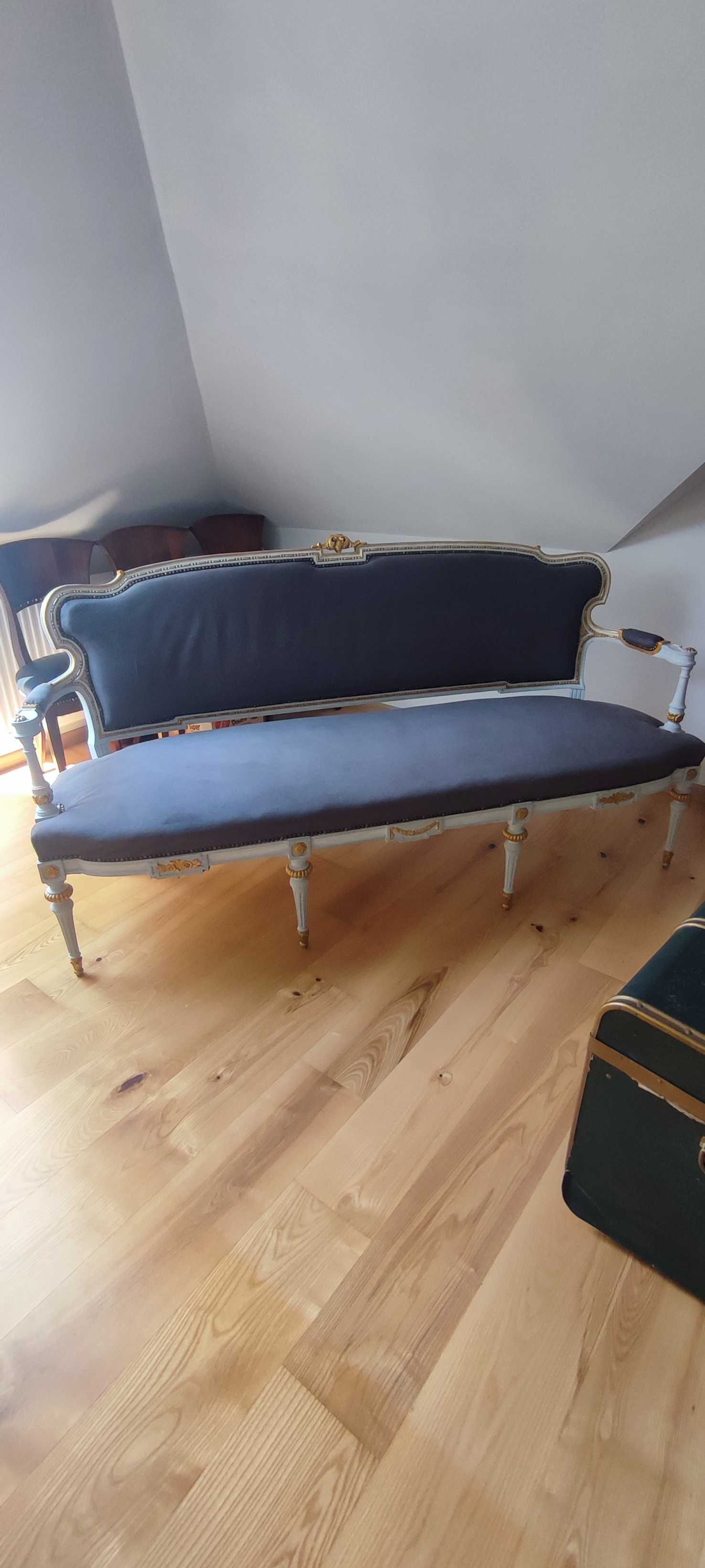 Sofa w stylu weneckim