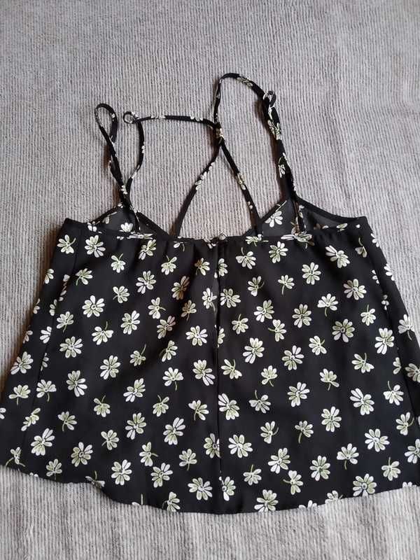 Crop top na ramiączkach w kwiaty