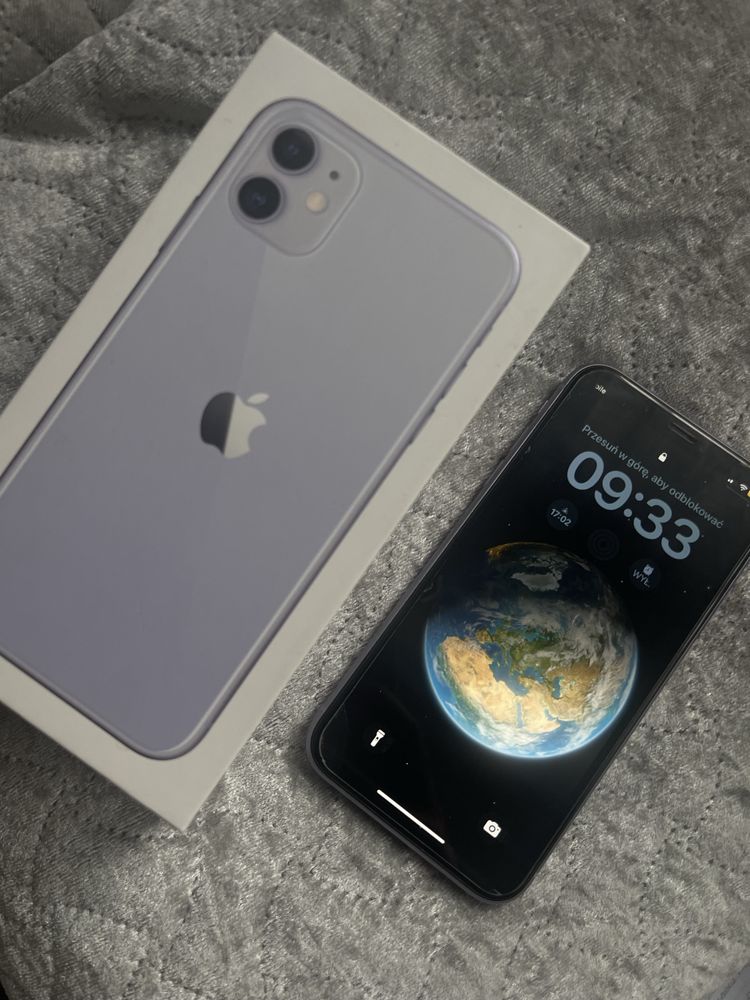 Iphone 11 zadbany stan bardzo dobry + zestaw etui