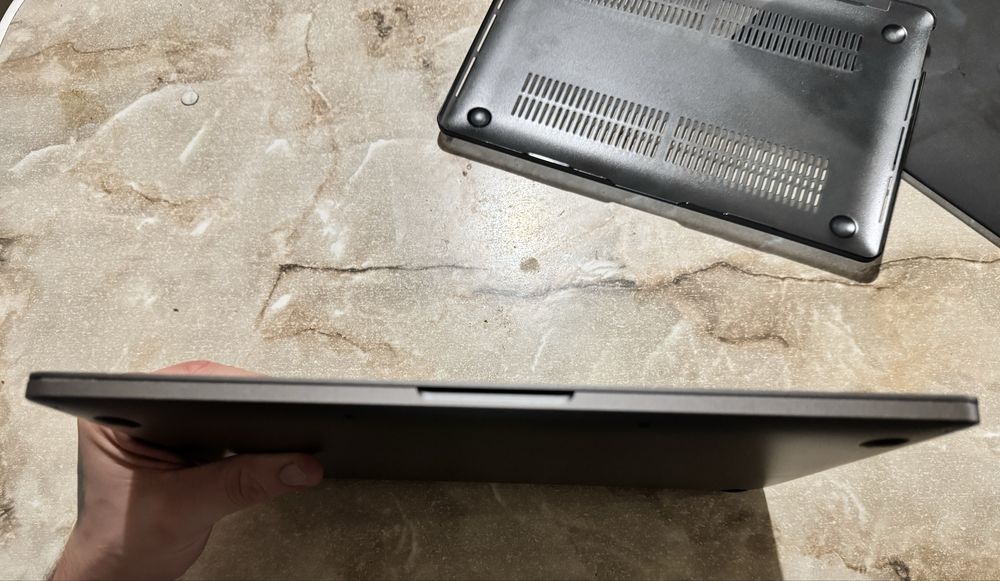 MacBook Pro 13”, 2018 Touch Bar, i7, 16/512