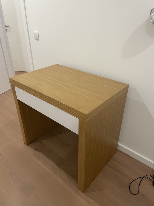 Secretária em carvalho