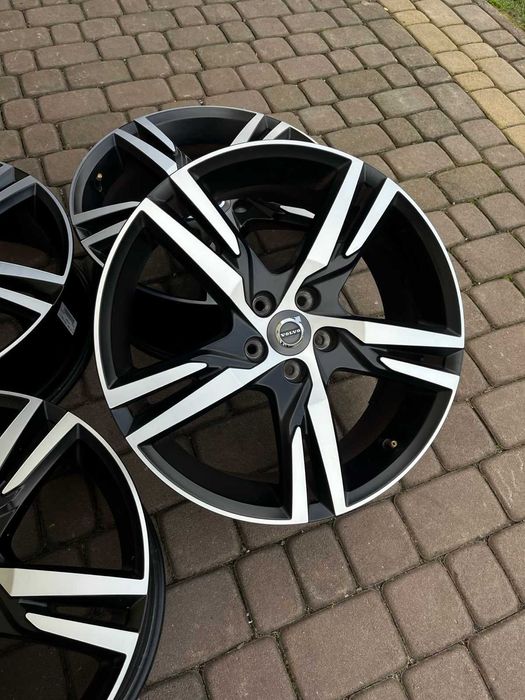 Oryginalne alufelgi Volvo 5x108 19 cali XC60 XC40 Bicolor R-Design