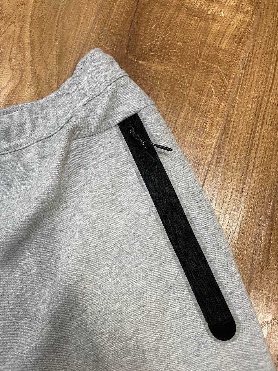 Нові оригінальні спортивні штани Nike Tech Fleece