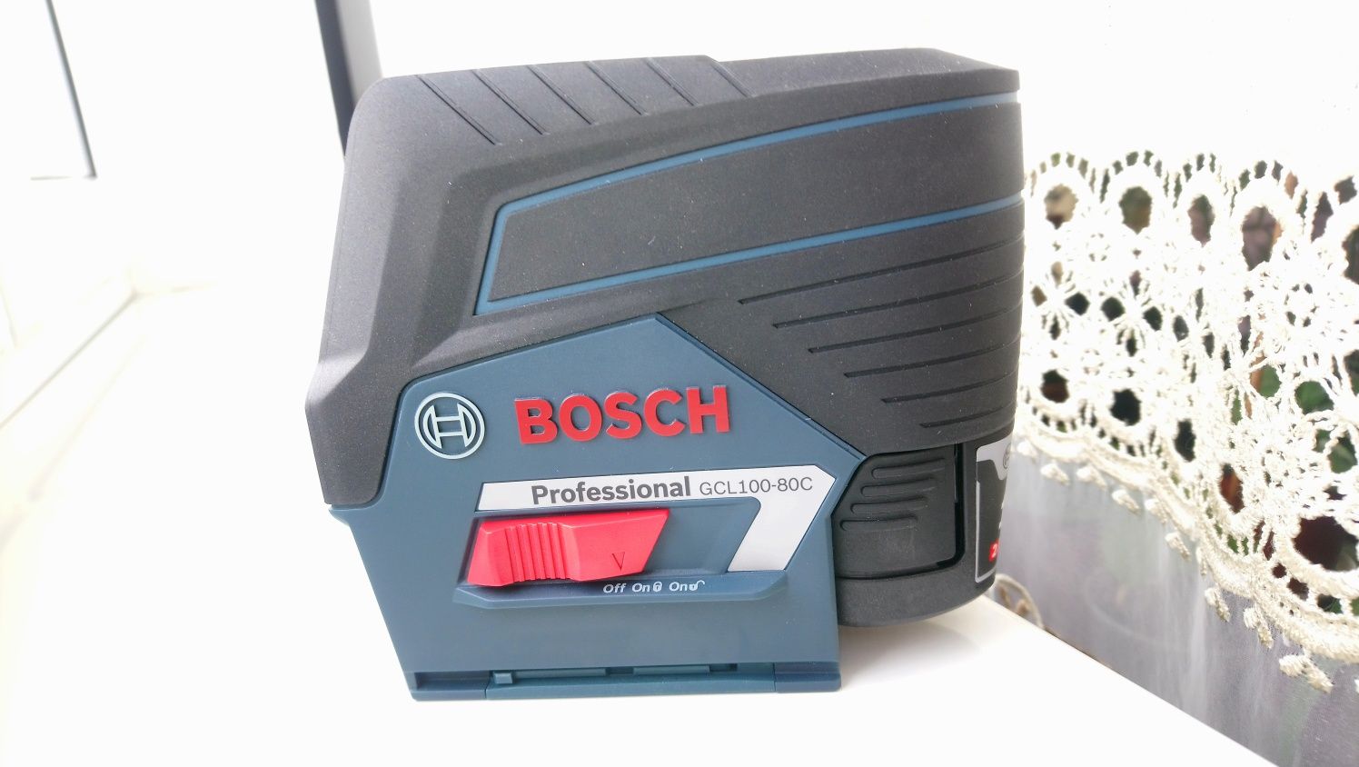 Лазерный уровень нивелир BOSCH GCL100-80C Professional