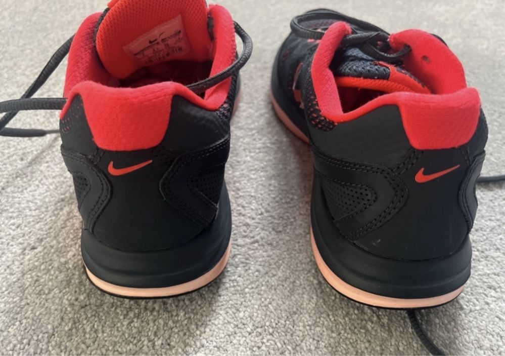 Nike dual fusion uk4.5 eu38