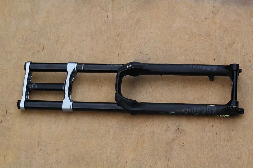 Вилка 29: RockShox BoXXer World CUP (Ultimate)