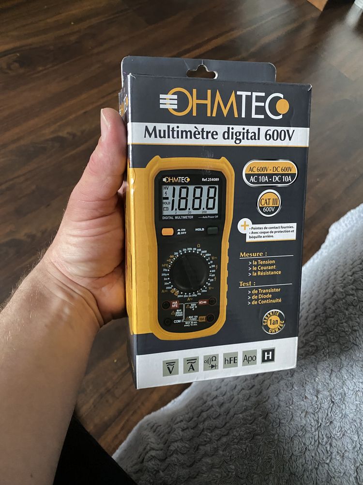 Multimetr cyfrowy 600V