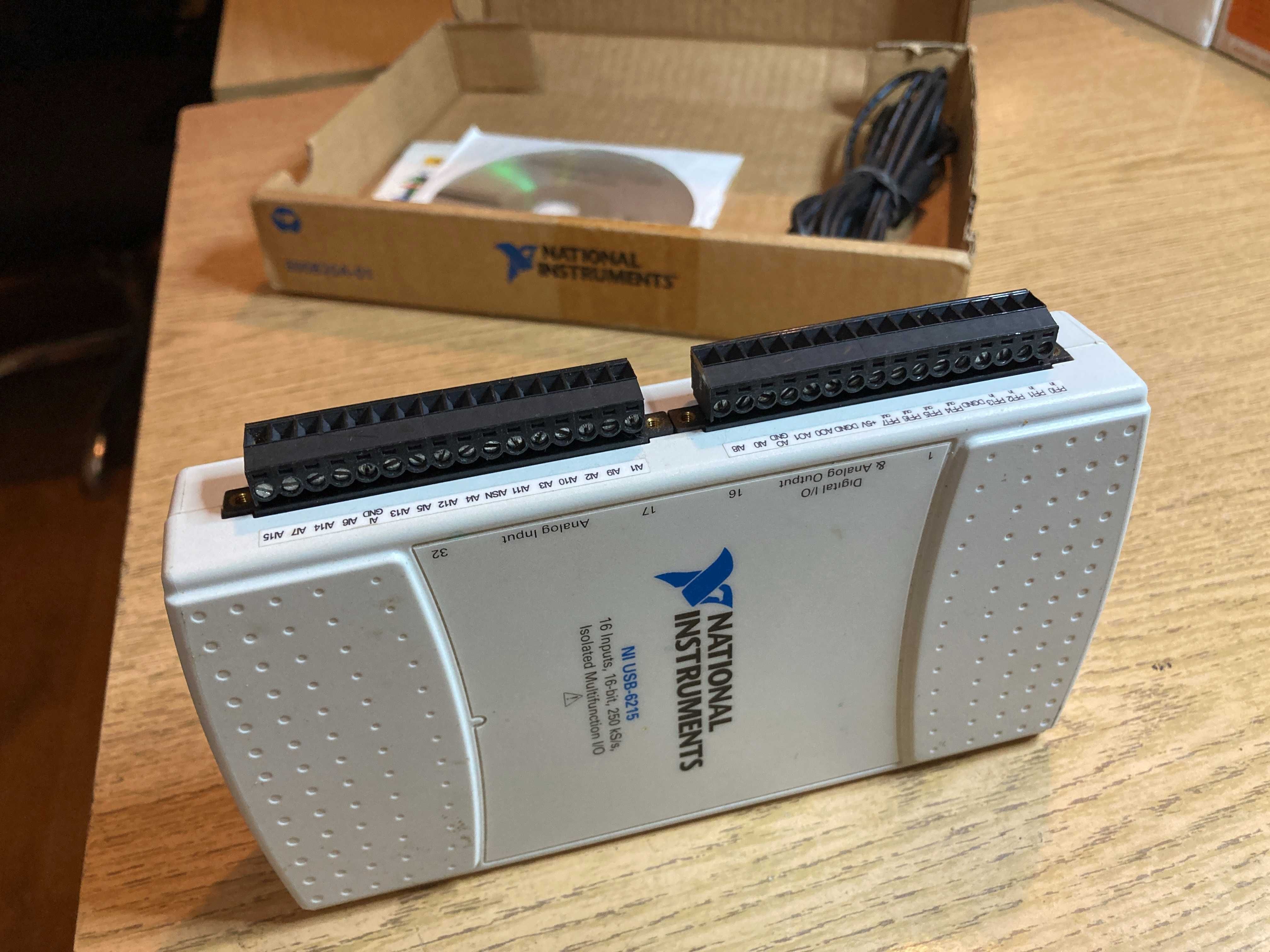 Karta akwizycji danych National Instruments USB-6215