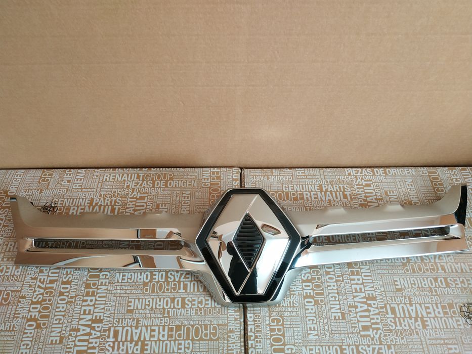 Хром решітки радіатора для Рено Дастер Renault Duster original