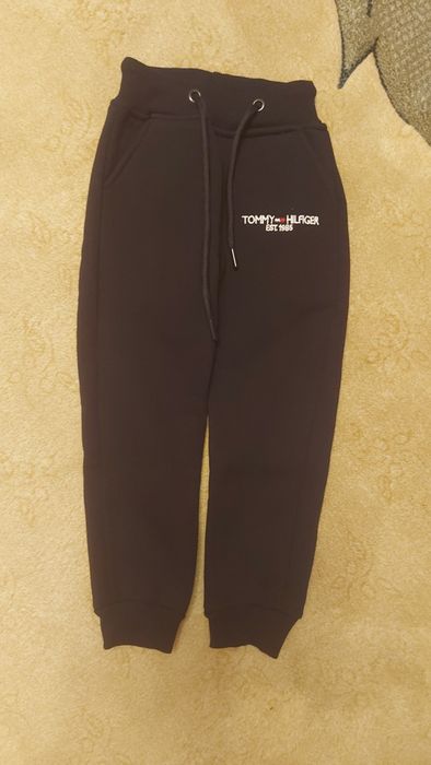 Продам теплий дитячий костюм  Tommy Hilfiger.