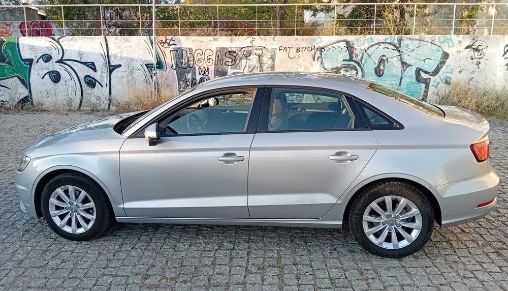Audi A3 Limousine 1.6 TDI Attraction