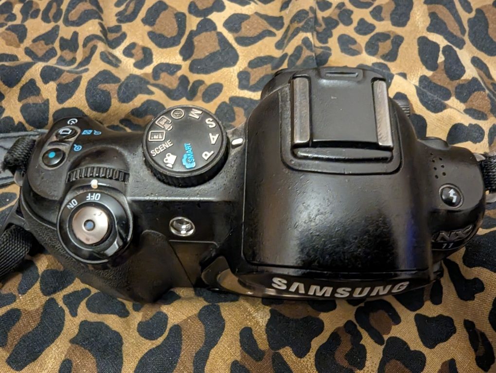 Samsung nx11 беззеркалка body