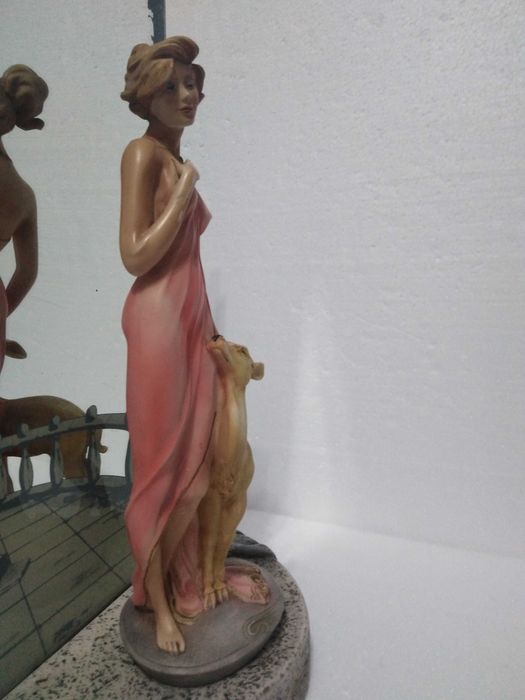 Estátua com Espelho "A Deusa e a Gazela"