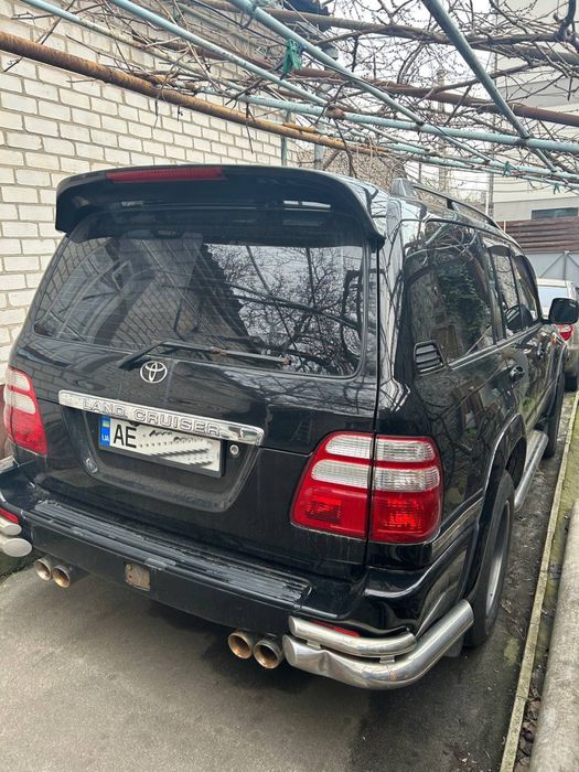 Toyota Land Cruiser 100