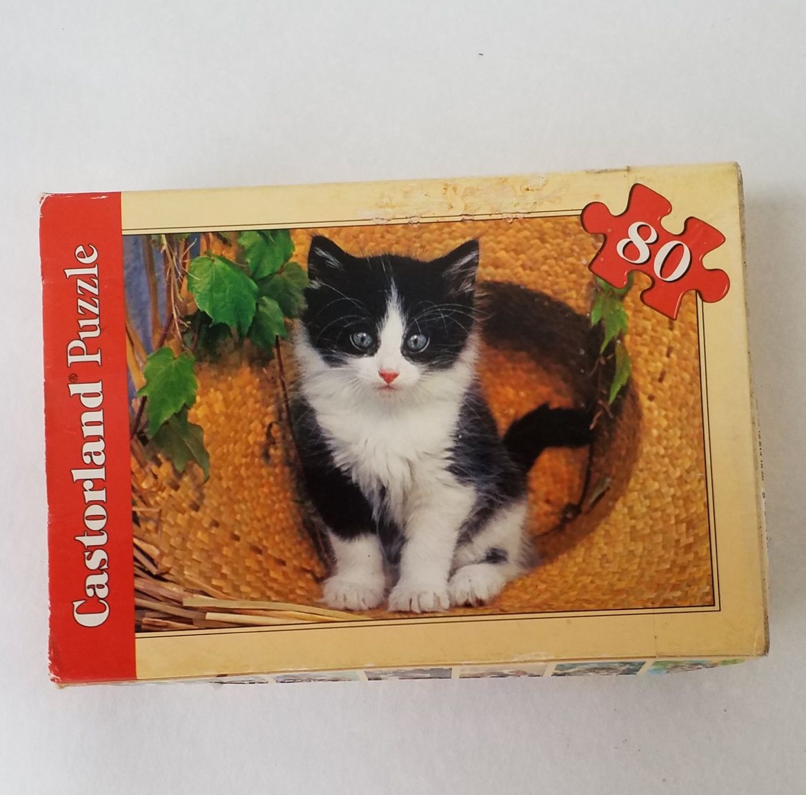 Паззл с черно-белым котёнком от Castorland Puzzle. 80 деталей. Кот