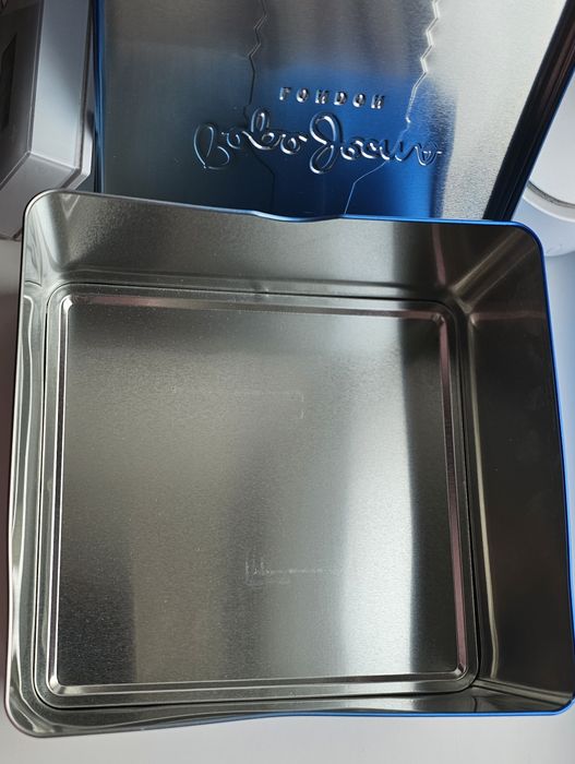 Металева коробка 21,5×20,5×11,5см