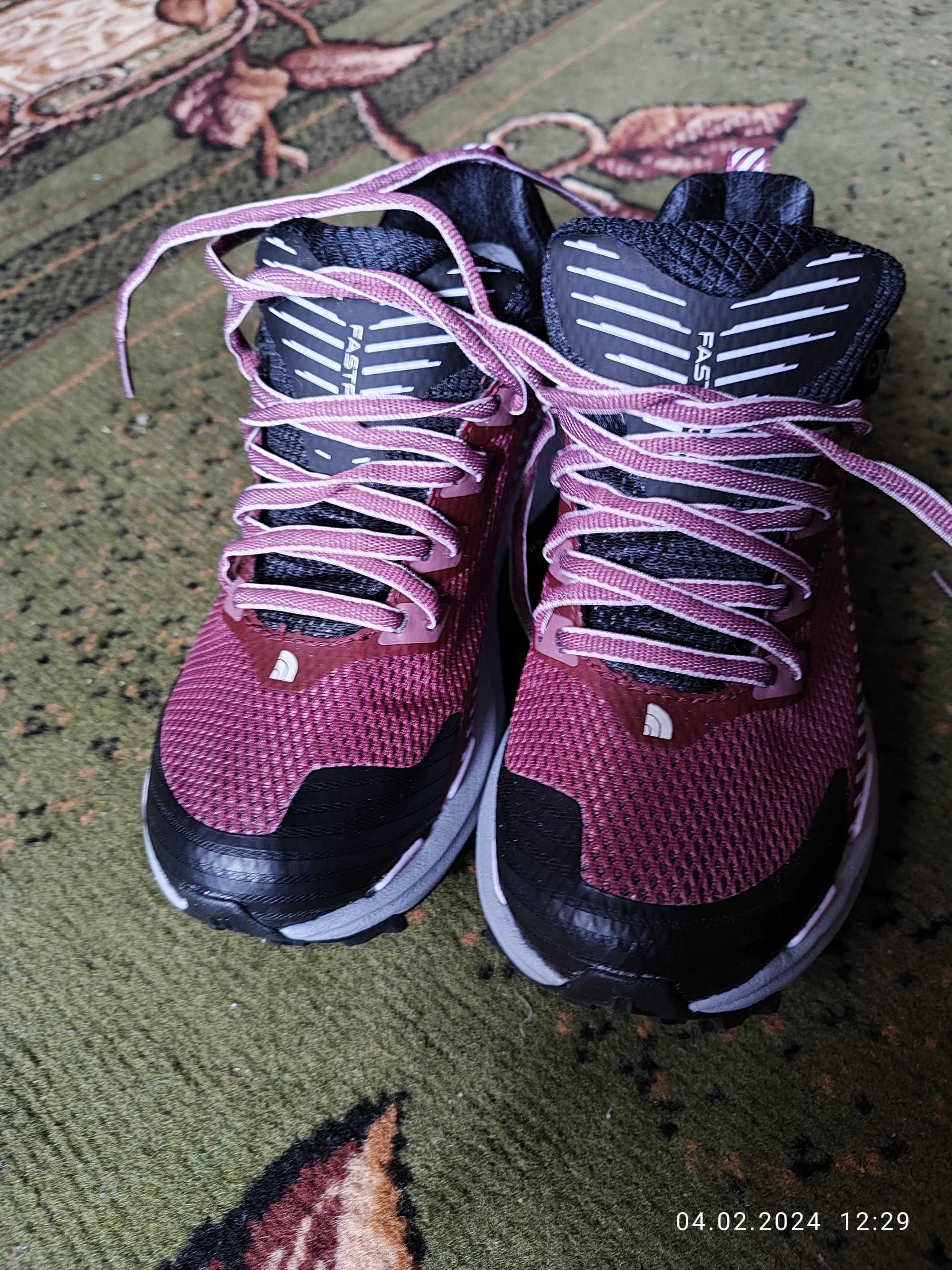 Кроссовки The North Face 37,5
