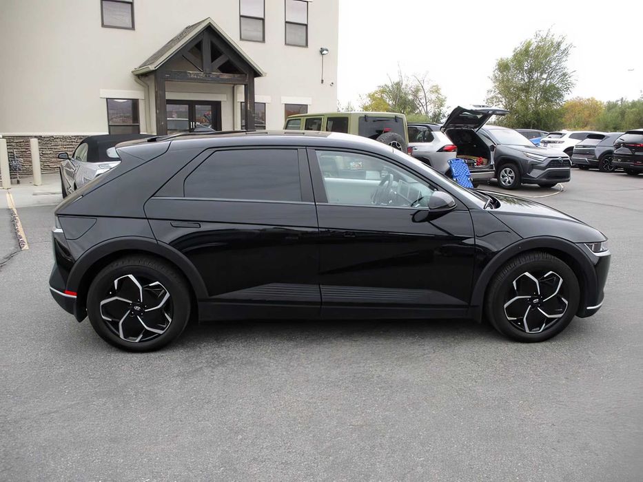 Hyundai Ioniq 5      2023