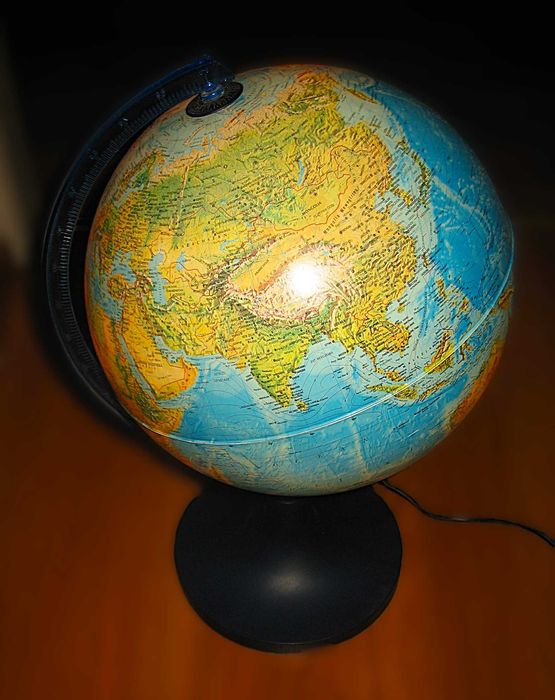 Globus polityczny podswietlany 45 cm