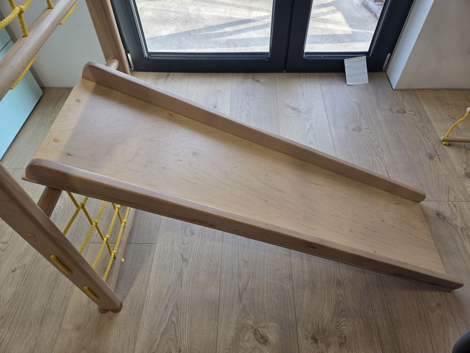 Zjeżdżalnia do drabinek Małpiszon