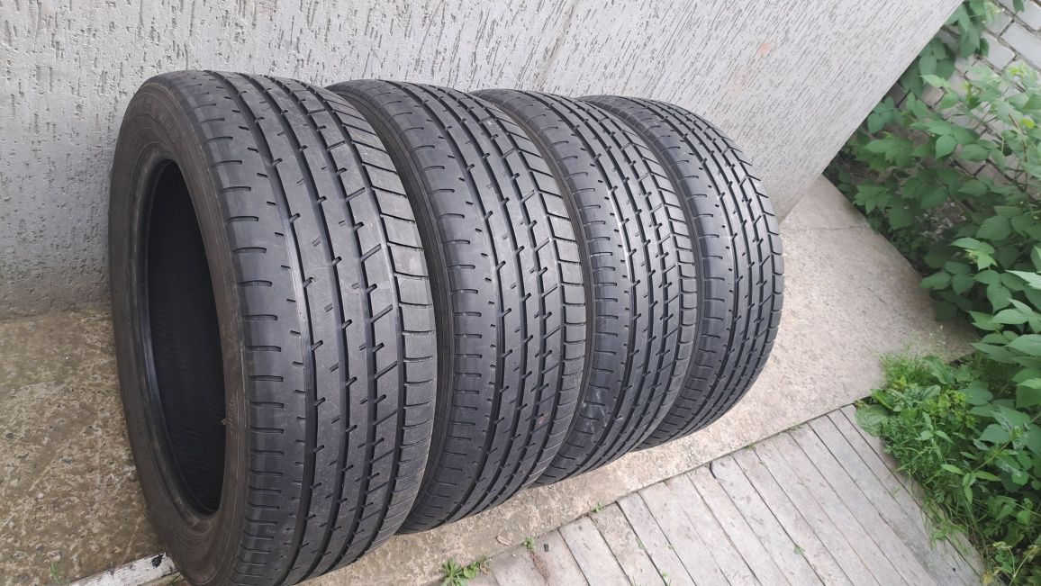 Продам комплект летних шин TOYO 225 55 R19