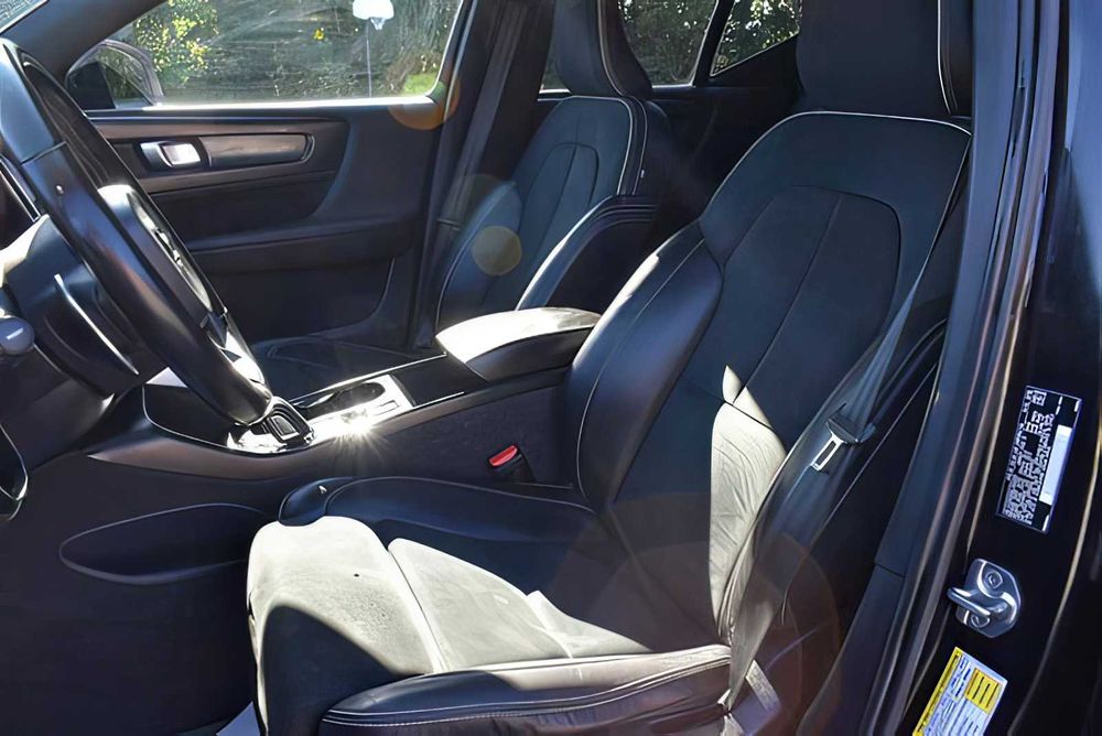 Volvo XC40      2020