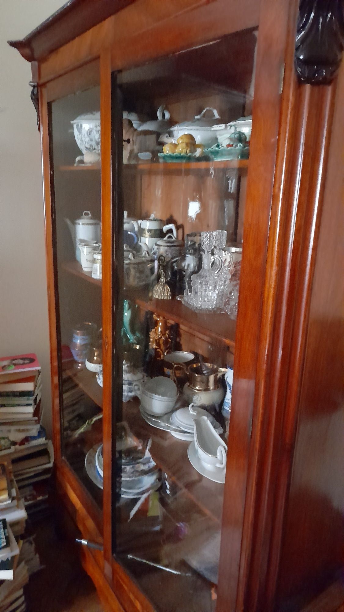 Vitrine em mogno