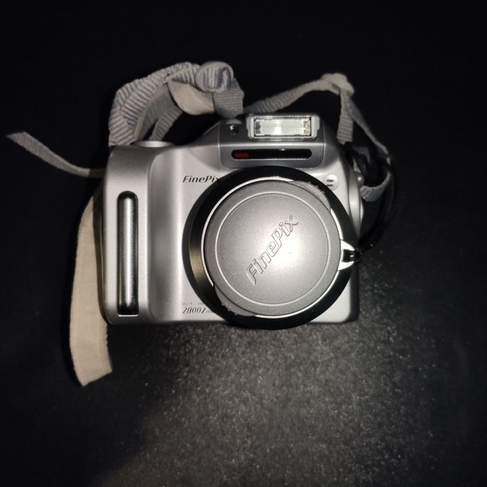 fujifilm finepix 2800 zoom com oferta de bolsa