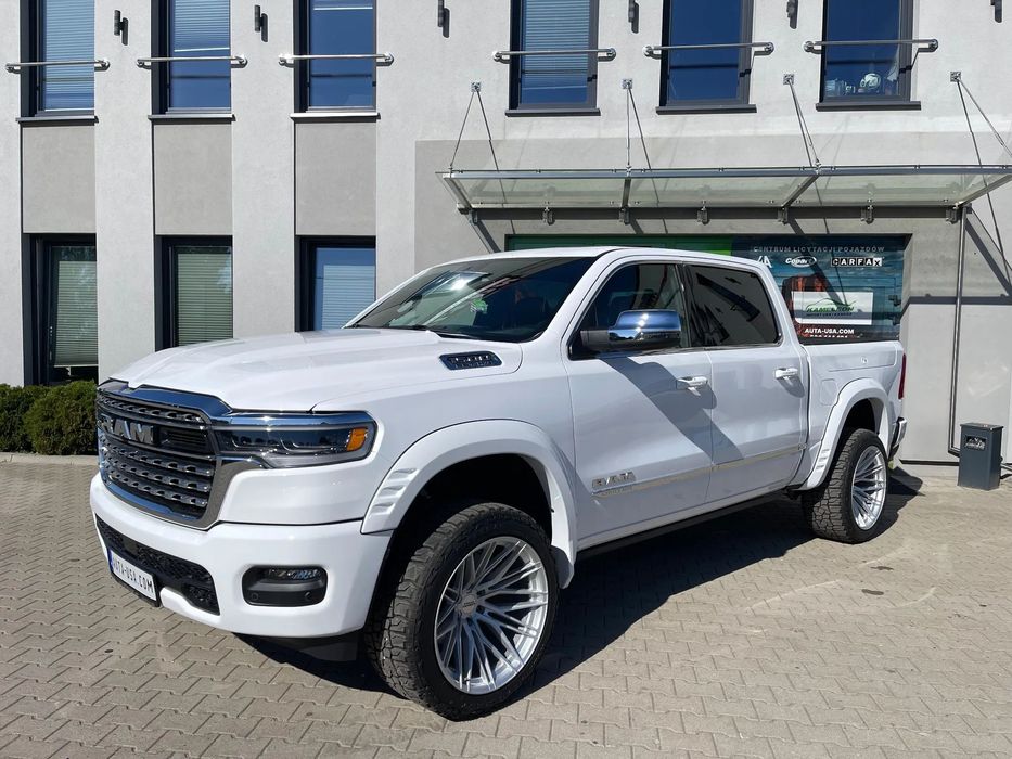 RAM 1500 model 2025 \ full LIMITED \ 3.0 benzyna 540koni