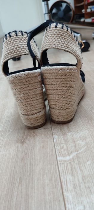Sandálias de cunha ZARA tam 37