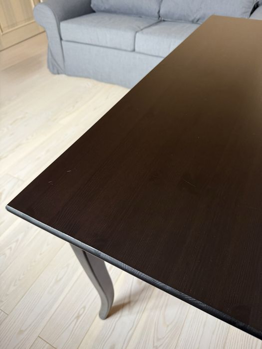 Stylowe biurko Leksvik IKEA lite drewno sosnowe