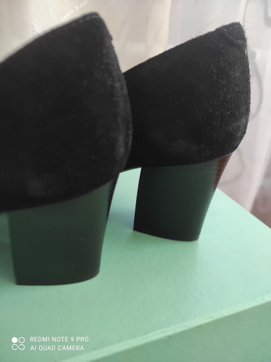 Туфли женские черного цвета натур замша