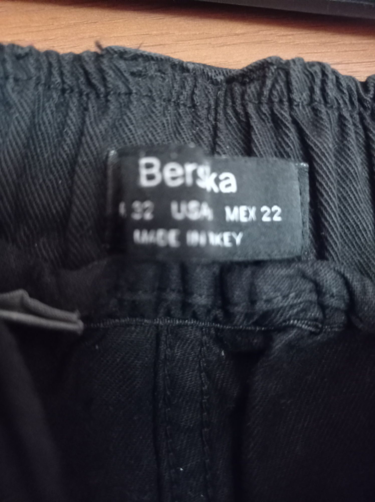 Damskie joggery Bershka