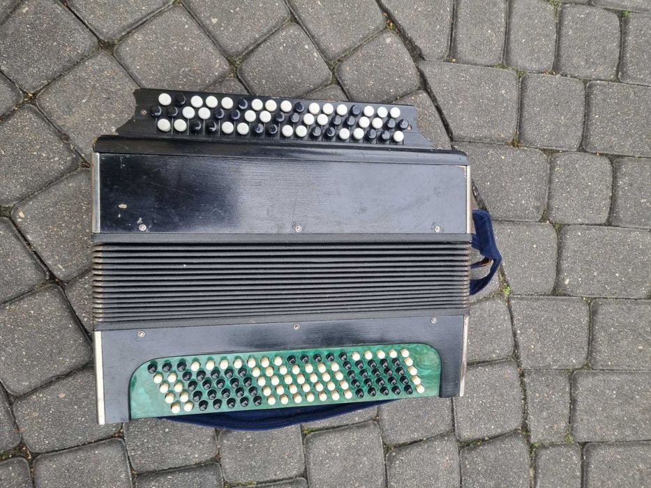 Akordeon Rosyjski 80 letni
