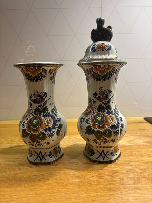 Komplet 2 holenderskich wazonów