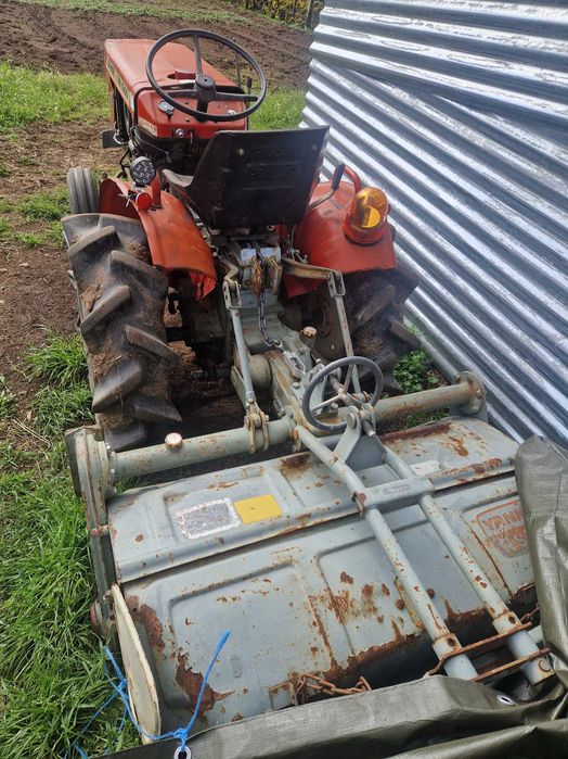 Trator yanmar 1300