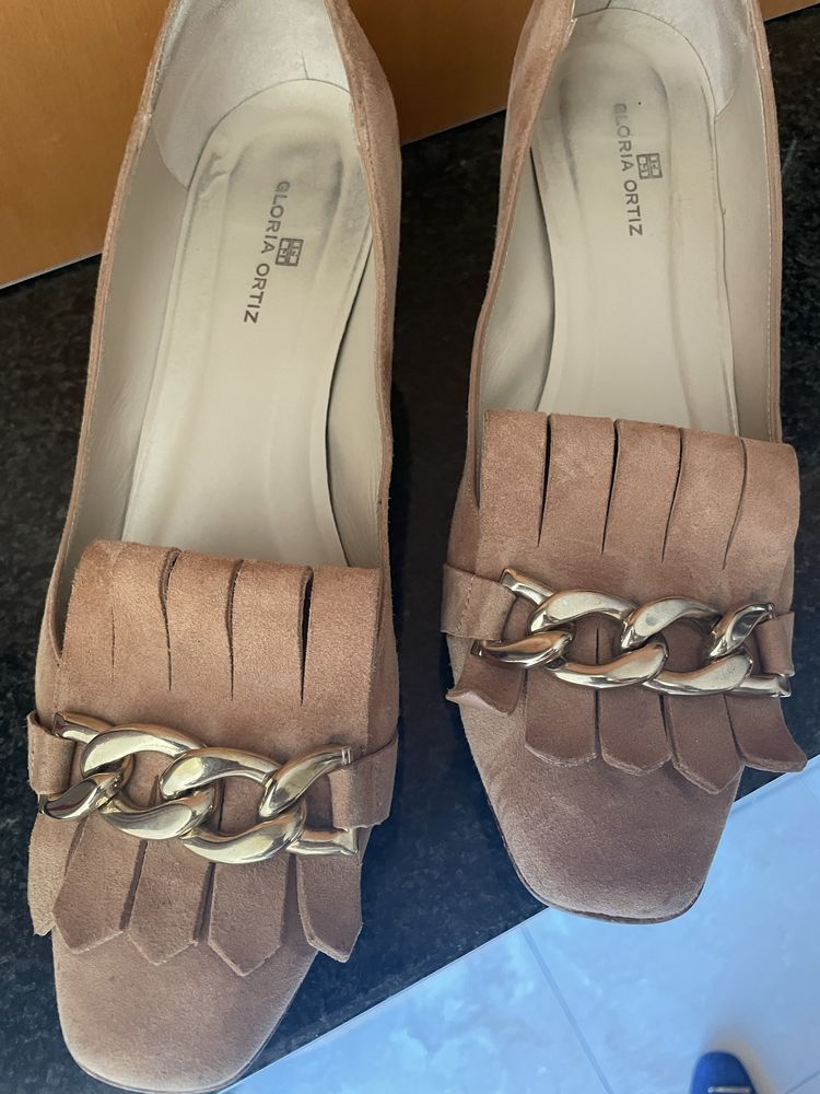 Sapatos Gloria Ortiz negociavel