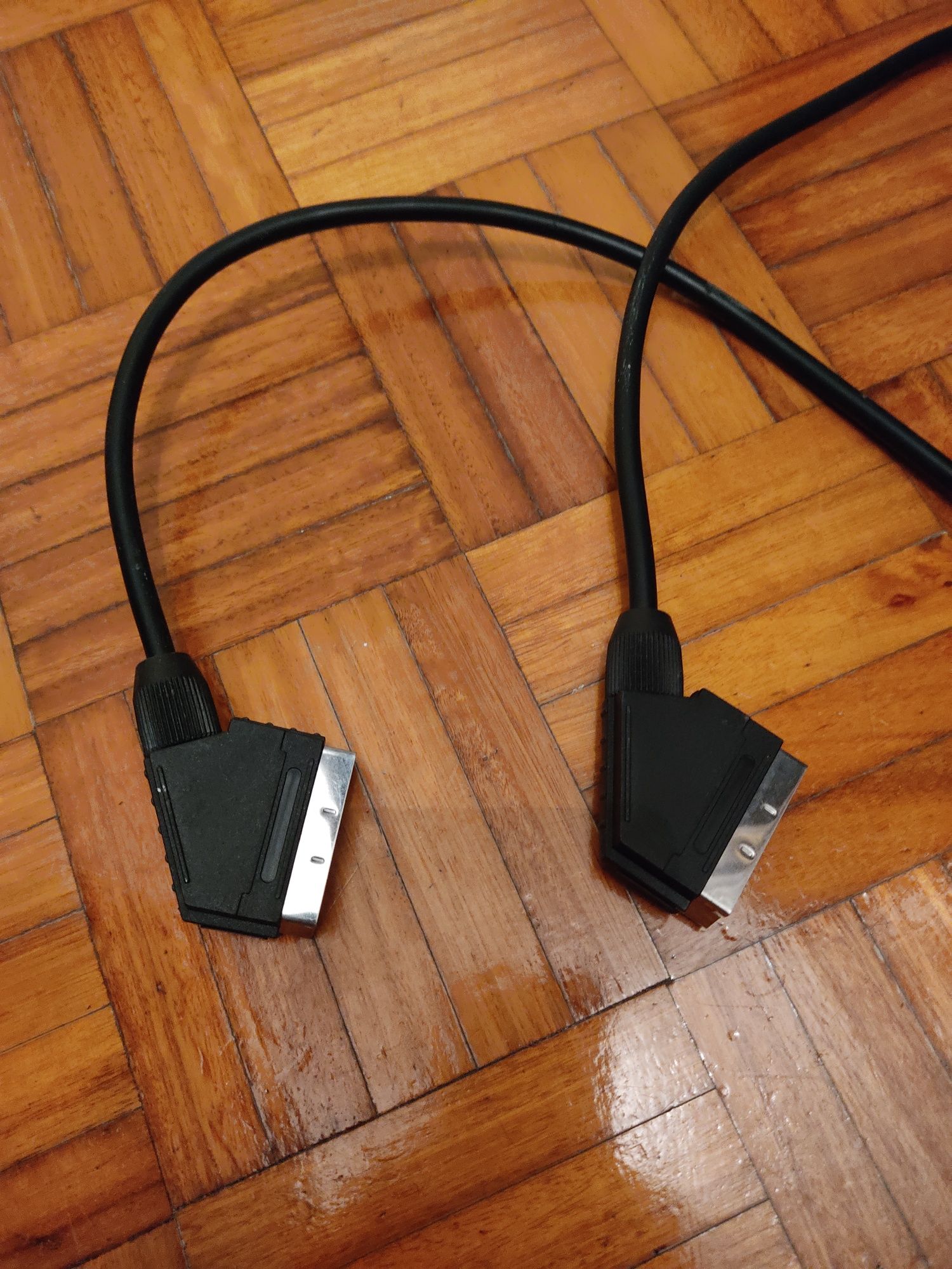 Cabos scart  e adaptadores