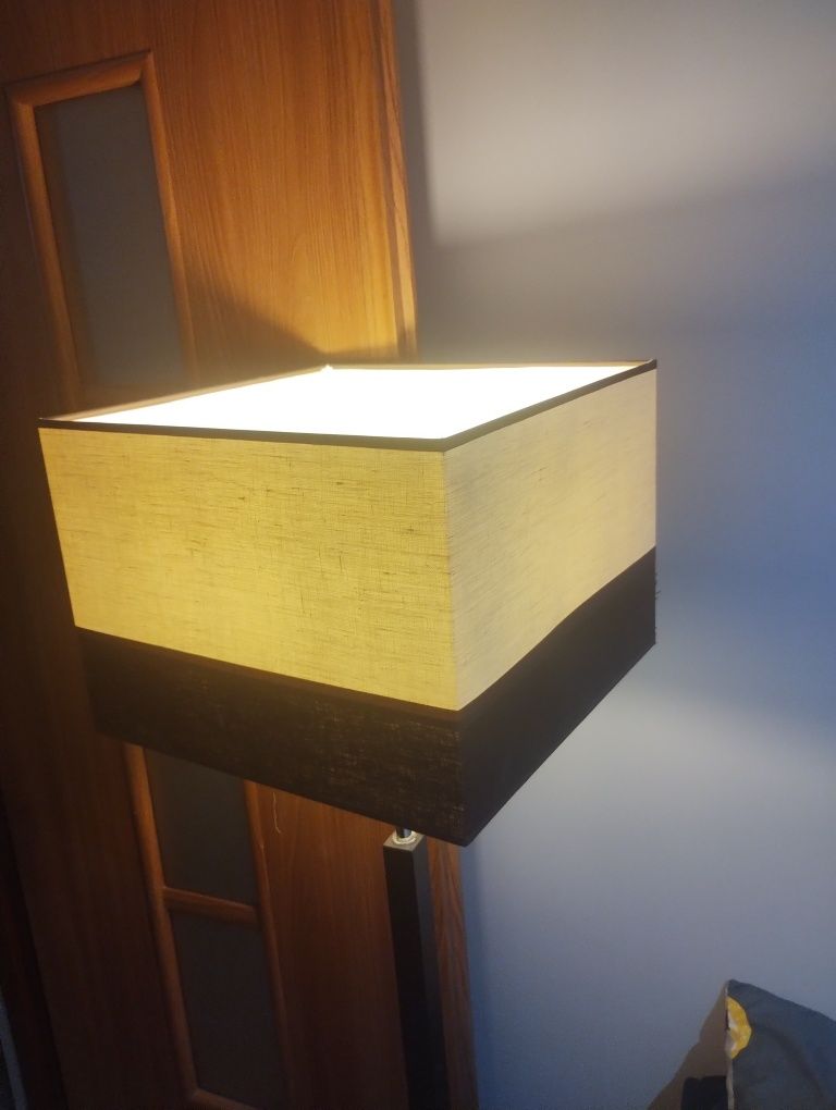 Sprzedam lampę stojącą