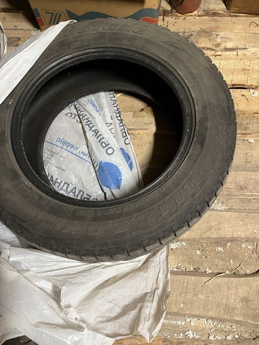Шини зимові  Bridgestone blizzak