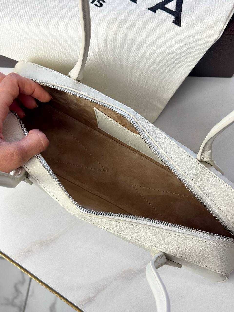 Alaïa Le Teckel сумка жіноча алая alaia