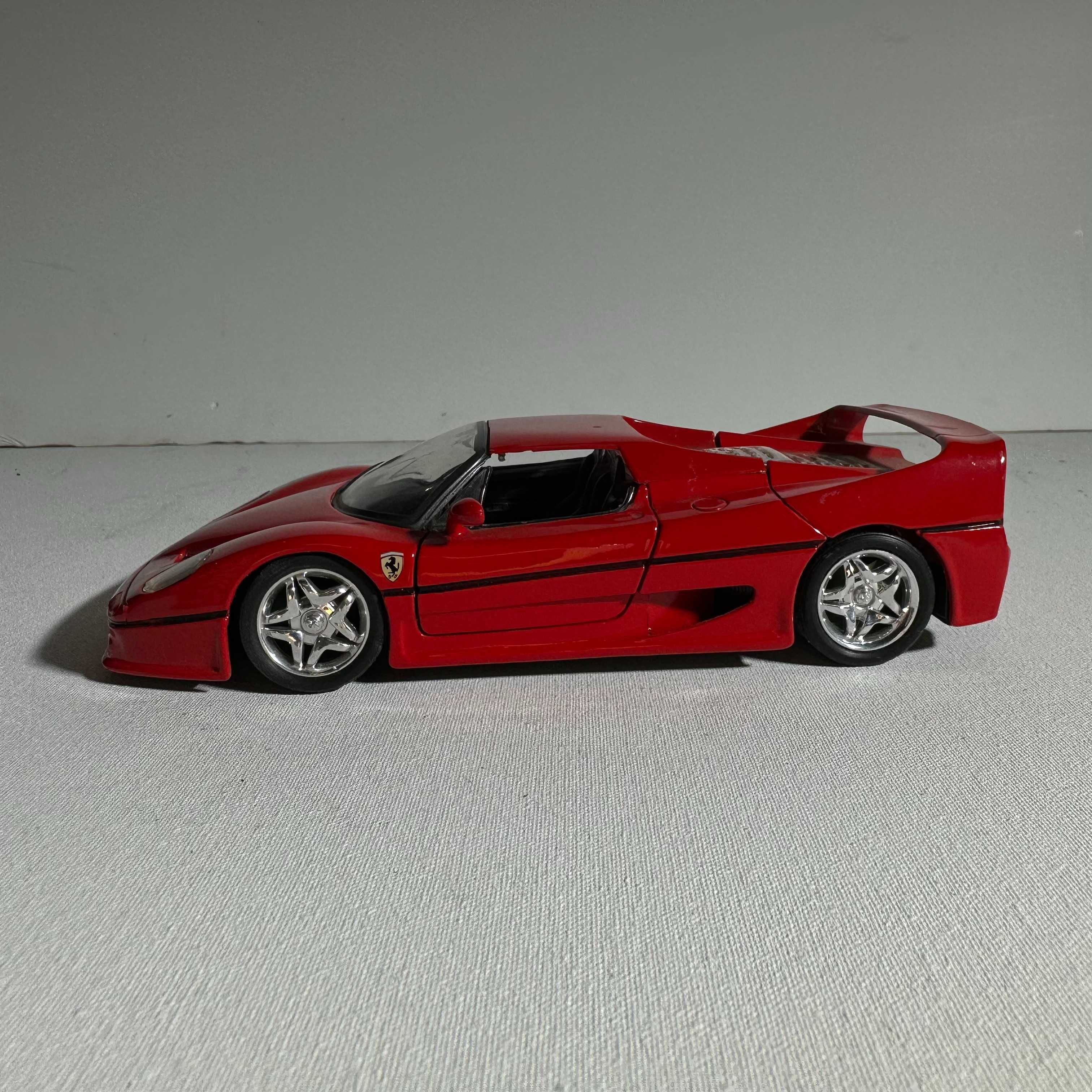 Maisto Ferrari F50 / czerwony model samochód / skala 1:24