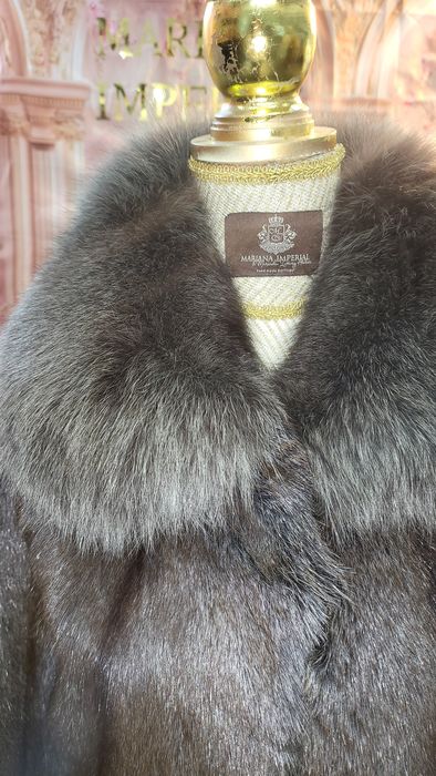 Casaco Lontra autêntico com gola de raposa , tamanho SM