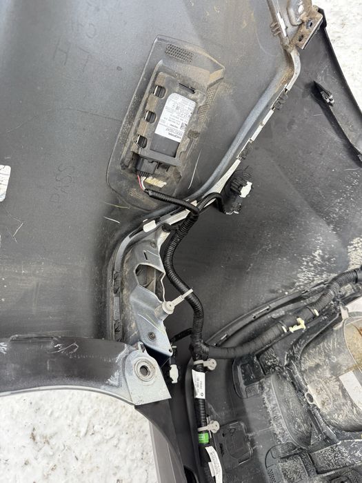 Бампер задний 6 парт. сліпі зони відкритя ногою jeep cherokee kl 2018+